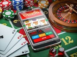 Giao diện live casino 789culb với bàn baccarat và dealer trực tiếp